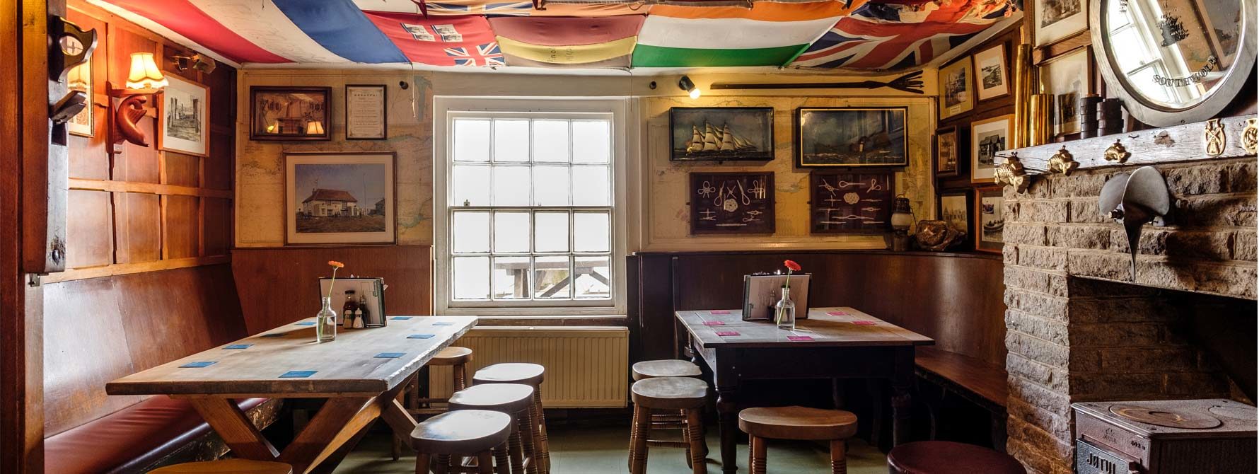 inside the harbour inn southwold